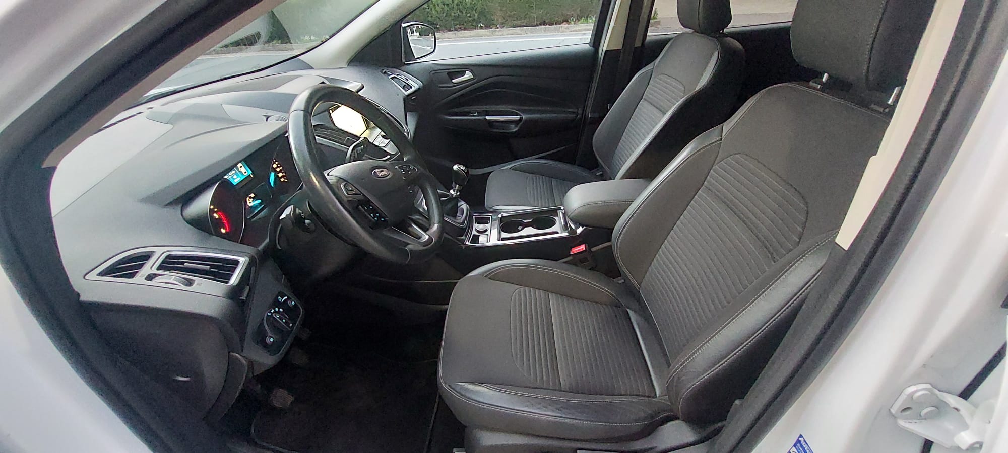 Ford Kuga 150cv 4x4 miniatura 4